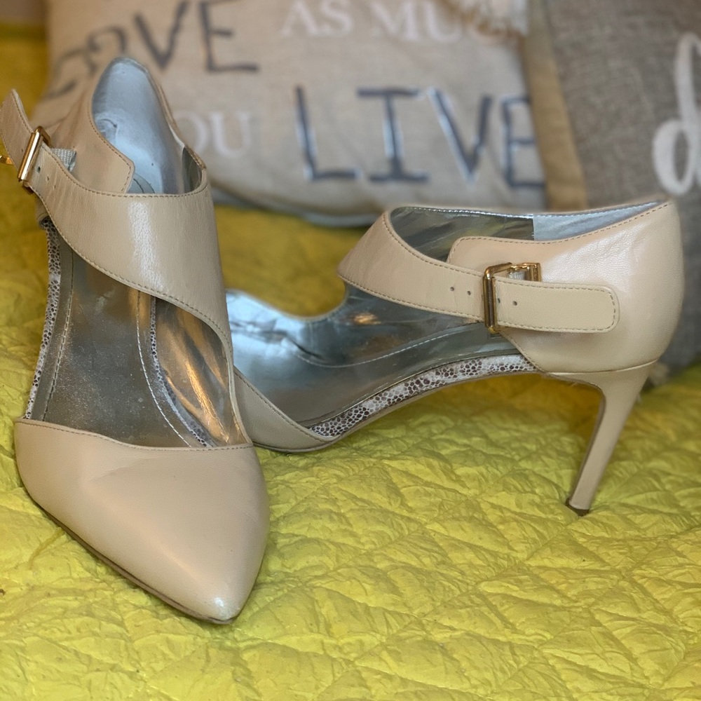 BCBG heels